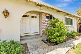1243 Valerian Ct in Sunnyvale, CA - Building Photo - Building Photo