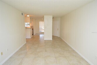 8629 Fancy Finch Dr in Tampa, FL - Building Photo - Building Photo