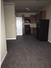 1013 Fir Ln in Lockhart, TX - Building Photo - Building Photo