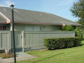 4037 NW Cinnamon Tree Cir in Jensen Beach, FL - Building Photo