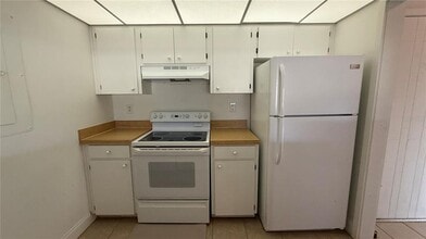 176 Palm View Ct in Haines City, FL - Building Photo - Building Photo