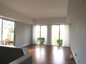 2405 Crispin Ct in Sarasota, FL - Building Photo - Building Photo