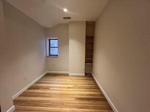 2 Prince St, Unit 4 in Boston, MA - Building Photo - Building Photo