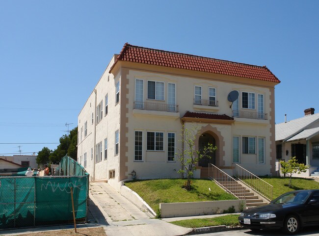 411 N Serrano Ave in Los Angeles, CA - Building Photo - Building Photo