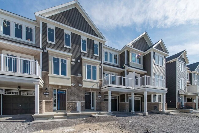 82 Feathertop Ln in Ottawa, ON - Building Photo - Building Photo