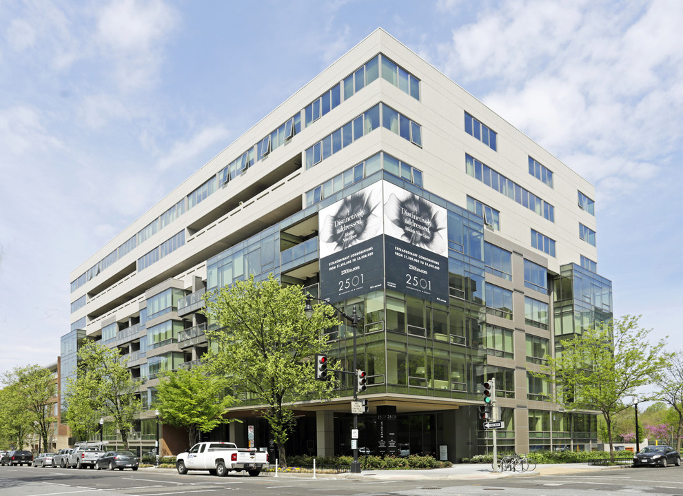 2501 M St NW in Washington, DC - Foto de edificio