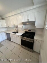 283 Spring St-Unit -283A in Red Bank, NJ - Building Photo - Building Photo