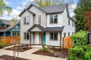 3182 SE 62nd Ave in Portland, OR - Building Photo