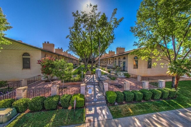 325 S 200 E in Saint George, UT - Foto de edificio - Building Photo