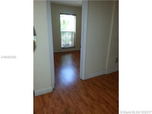 241 S Royal Poinciana Blvd in Miami Springs, FL - Building Photo - Building Photo