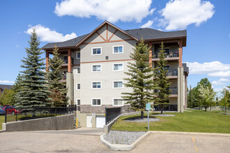 Inglewood Pointe in Red Deer, AB - Building Photo - Building Photo