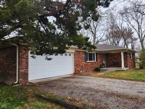 9502 E 600 S in Zionsville, IN - Building Photo - Building Photo