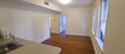 881 Massachusetts Ave, Unit 23 in Cambridge, MA - Building Photo - Building Photo