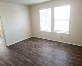 8015 Thicket Pass in San Antonio, TX - Building Photo - Building Photo