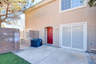 10201 Rolling Tree St in Las Vegas, NV - Building Photo - Building Photo