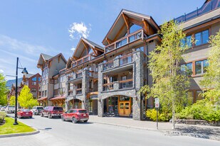 707 Spring Creek Dr in Canmore, AB - Building Photo