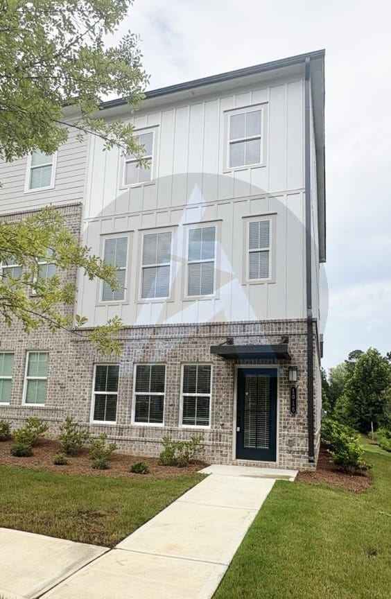 property at 1016 Taylor Ct