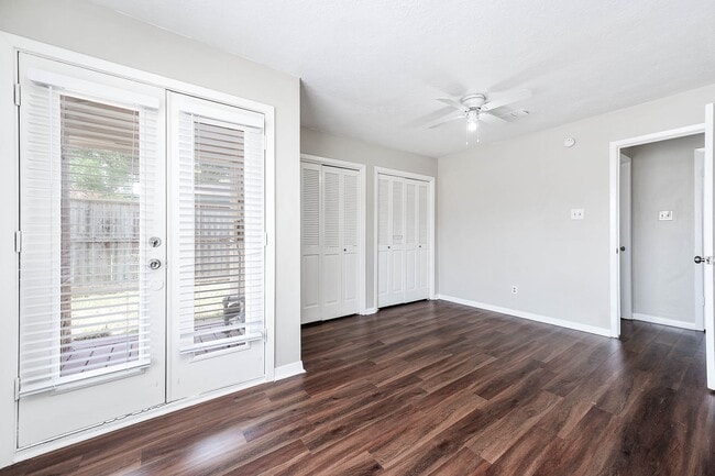 1922 Arcadia Dr