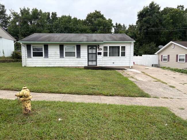 property at 1449 Wichita Dr S