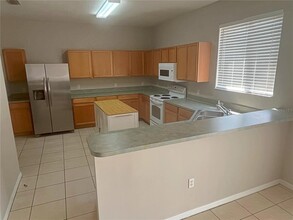 11227 Black Forest Trail in Riverview, FL - Foto de edificio - Building Photo