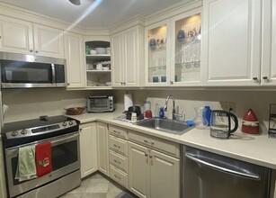 142 Quincy Shore Dr in Quincy, MA - Building Photo - Building Photo