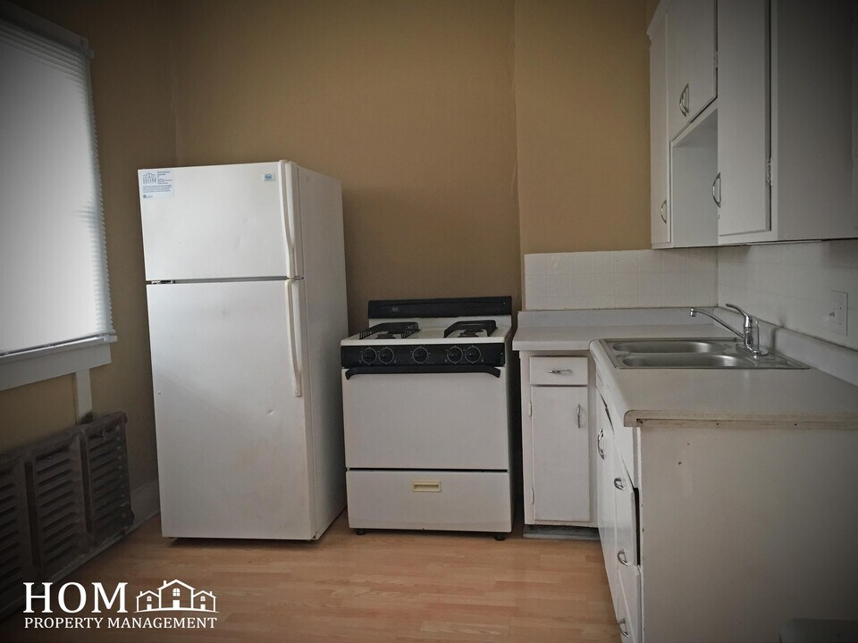 128 E Liberty St Photo