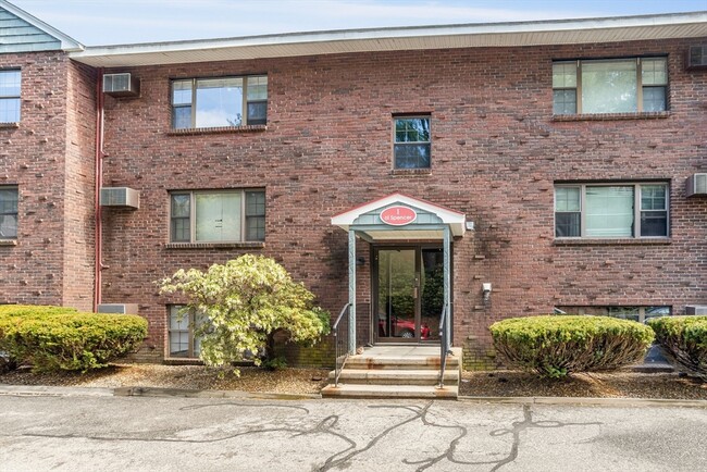 61 Spencer Rd in Boxborough, MA - Building Photo - Building Photo