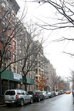 233-235 W 22nd St in New York, NY - Foto de edificio - Building Photo