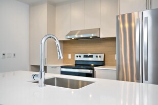 7070 Newman Boul in Montréal, QC - Building Photo