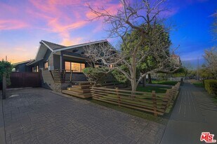 2435 Glyndon Ave in Los Angeles, CA - Building Photo