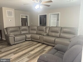 25211 Lettner Ln in Rhoadesville, VA - Foto de edificio - Building Photo