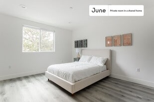 Room in Shared 4 bed/3 bath home in Los Angeles, CA - Building Photo