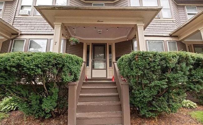 7 Vassar St, Unit 7