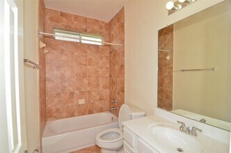 4042 Tuscan Shores Dr in Missouri City, TX - Building Photo - Building Photo