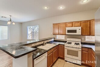 10549 Lessona St in Las Vegas, NV - Building Photo - Building Photo