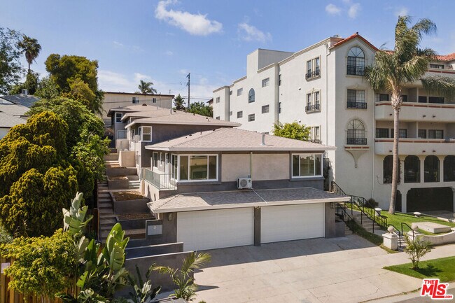7127 Ramsgate Ave in Los Angeles, CA - Building Photo - Building Photo