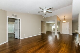 301-112 112th St E in Bradenton, FL - Foto de edificio - Building Photo