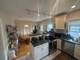 9 Aberdeen Rd, Unit 3 in Somerville, MA - Building Photo