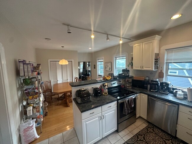 9 Aberdeen Rd, Unit 3