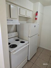 830 Victoria Dr in Houston, TX - Building Photo - Building Photo