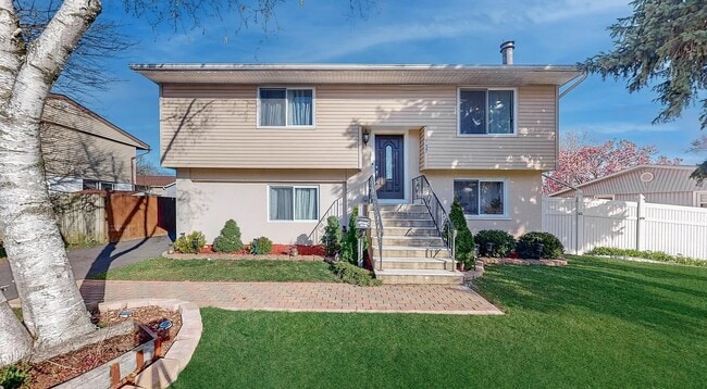 property at 717 Geneva Ave