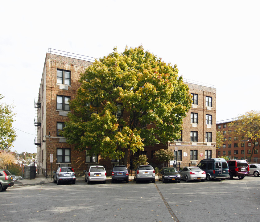 Fountain Place in New Rochelle, NY - Foto de edificio