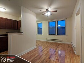 812 W Diversey Pky, Unit #818-S in Chicago, IL - Building Photo - Building Photo