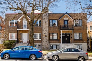 6188 Hudson Ch in Montréal, QC - Building Photo
