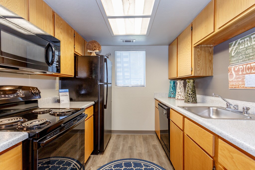 Timberlane Village Apartments in Kansas City, MO