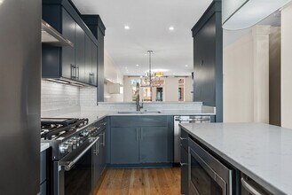 1027 S Main St in Greenville, SC - Building Photo - Building Photo