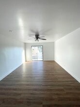 72-82 W Ramona St in Ventura, CA - Foto de edificio - Building Photo