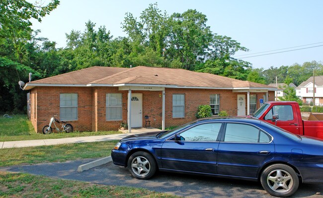 2000 Trimble Rd in Tallahassee, FL - Building Photo - Building Photo