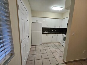 2037 SW 13th Ct in Miami, FL - Building Photo - Building Photo