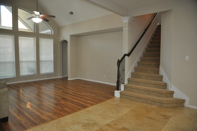 6315 Denison Oaks Dr